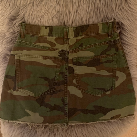 Camo aritzia Jean skirt - Picture 2 of 3
